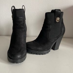 Black Guess Ankle boots